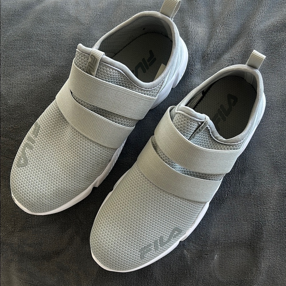 Fila Gray Sneakers withDurable Wide Elastic Strap and Breathable Upper